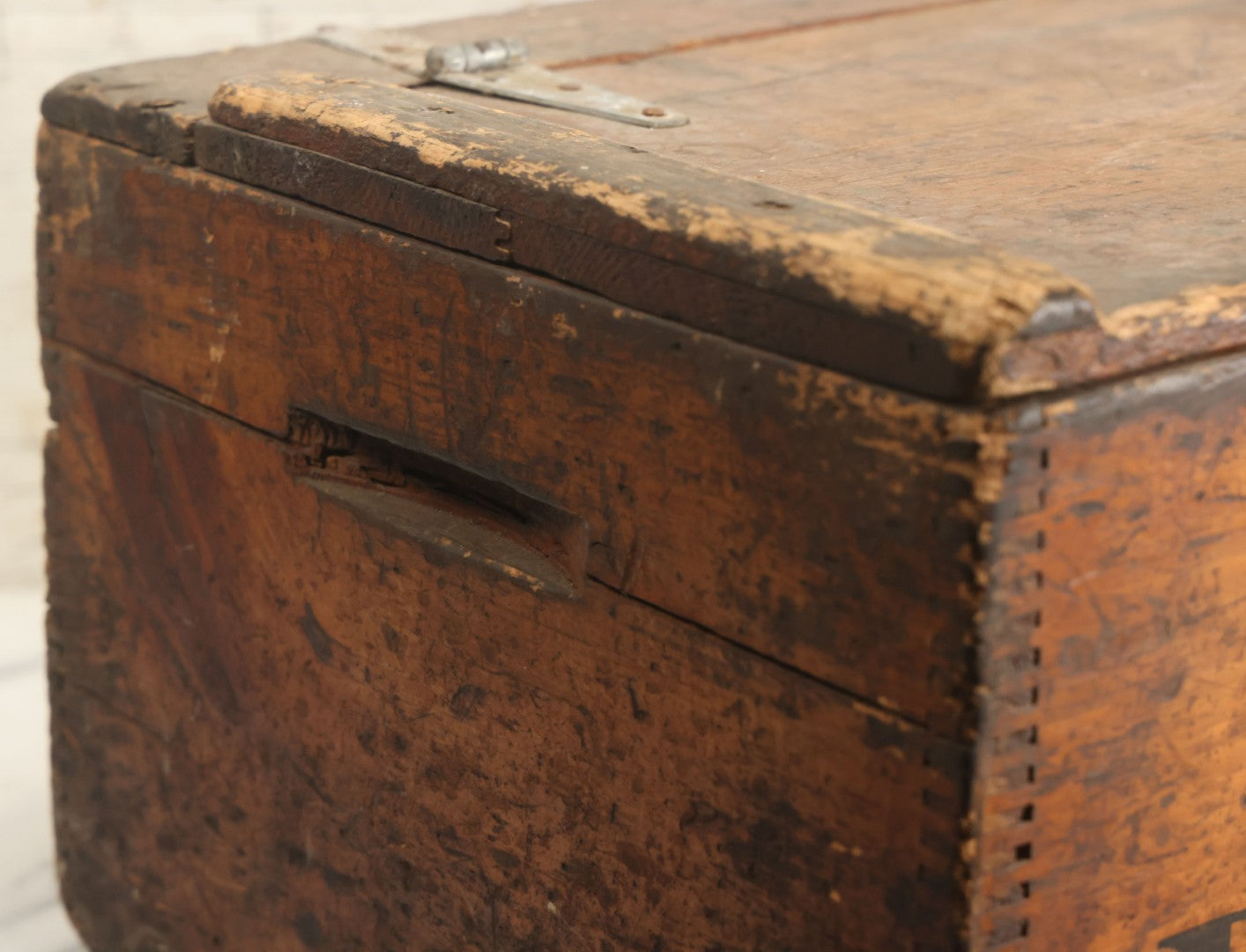 Lot 011 - Vintage Fiske Doughnuts Wooden Advertising Crate With Lift-Top Lid, Debossed Stenciled Lettering On Both Sides