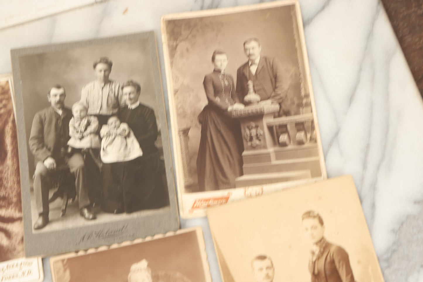 Lot 158 - Grouping Of 28 Antique Cabinet Card Photographs Of Men, Women, And Children