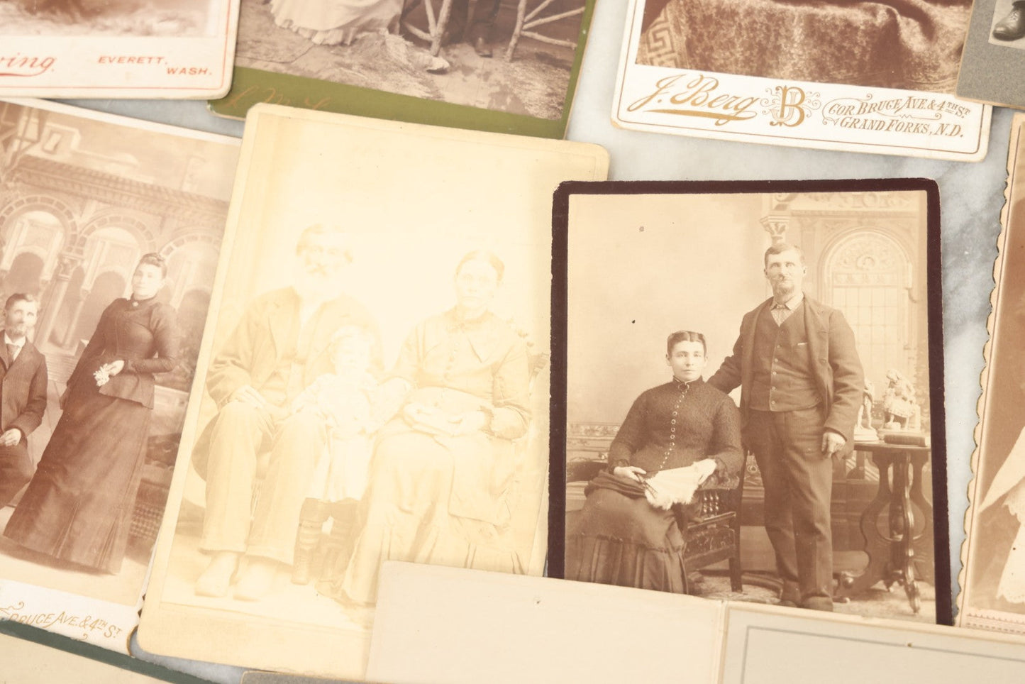 Lot 158 - Grouping Of 28 Antique Cabinet Card Photographs Of Men, Women, And Children