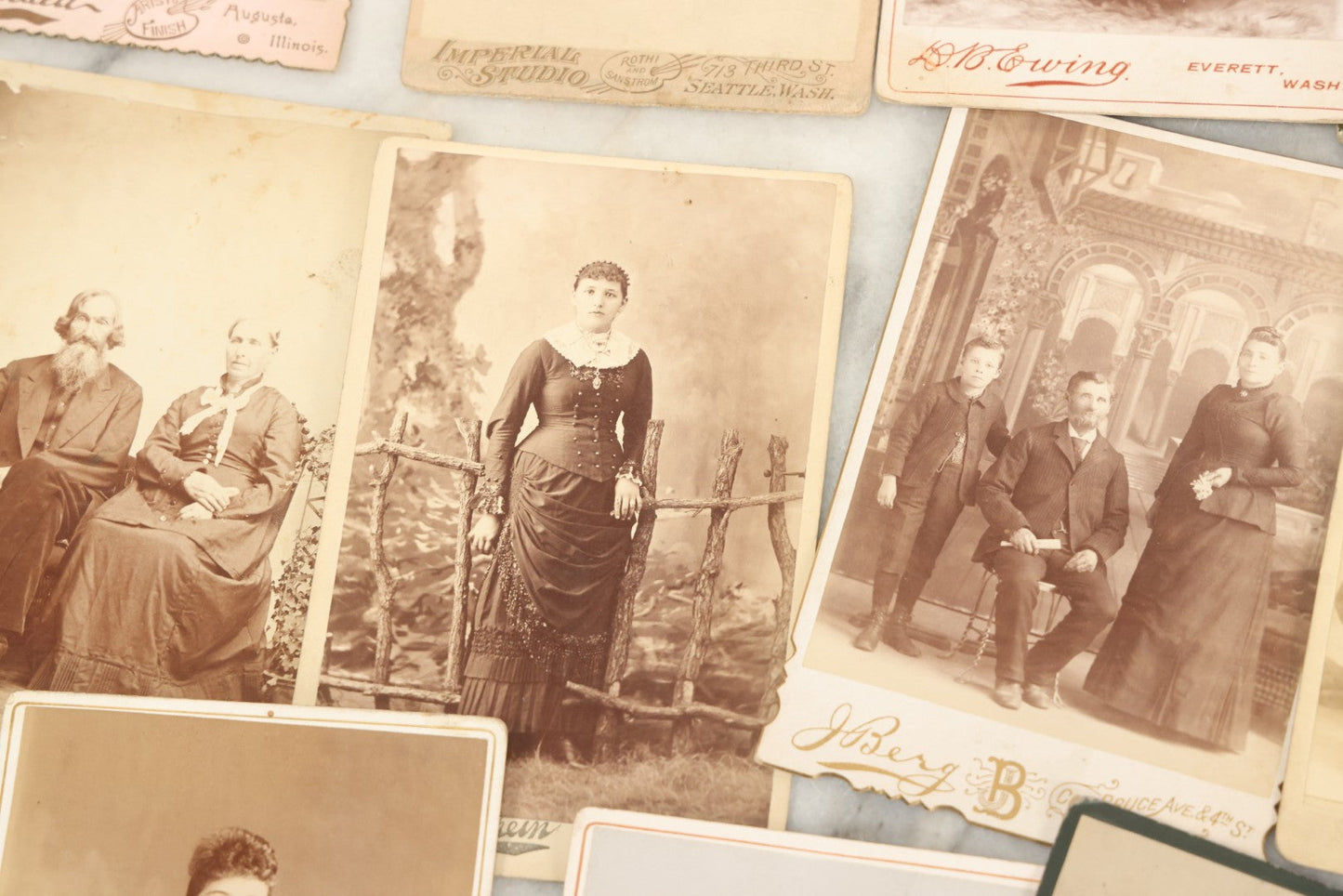 Lot 158 - Grouping Of 28 Antique Cabinet Card Photographs Of Men, Women, And Children