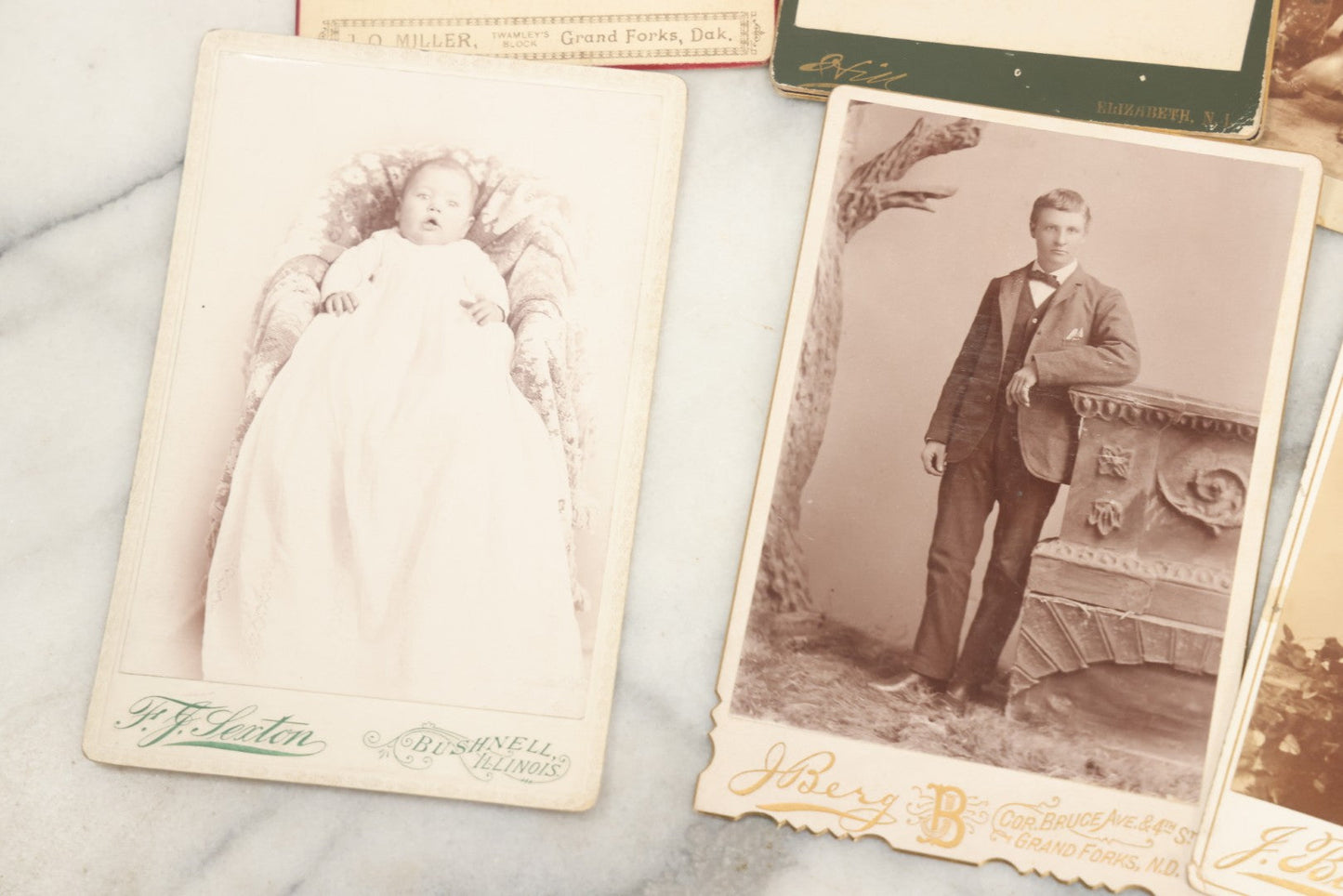 Lot 158 - Grouping Of 28 Antique Cabinet Card Photographs Of Men, Women, And Children