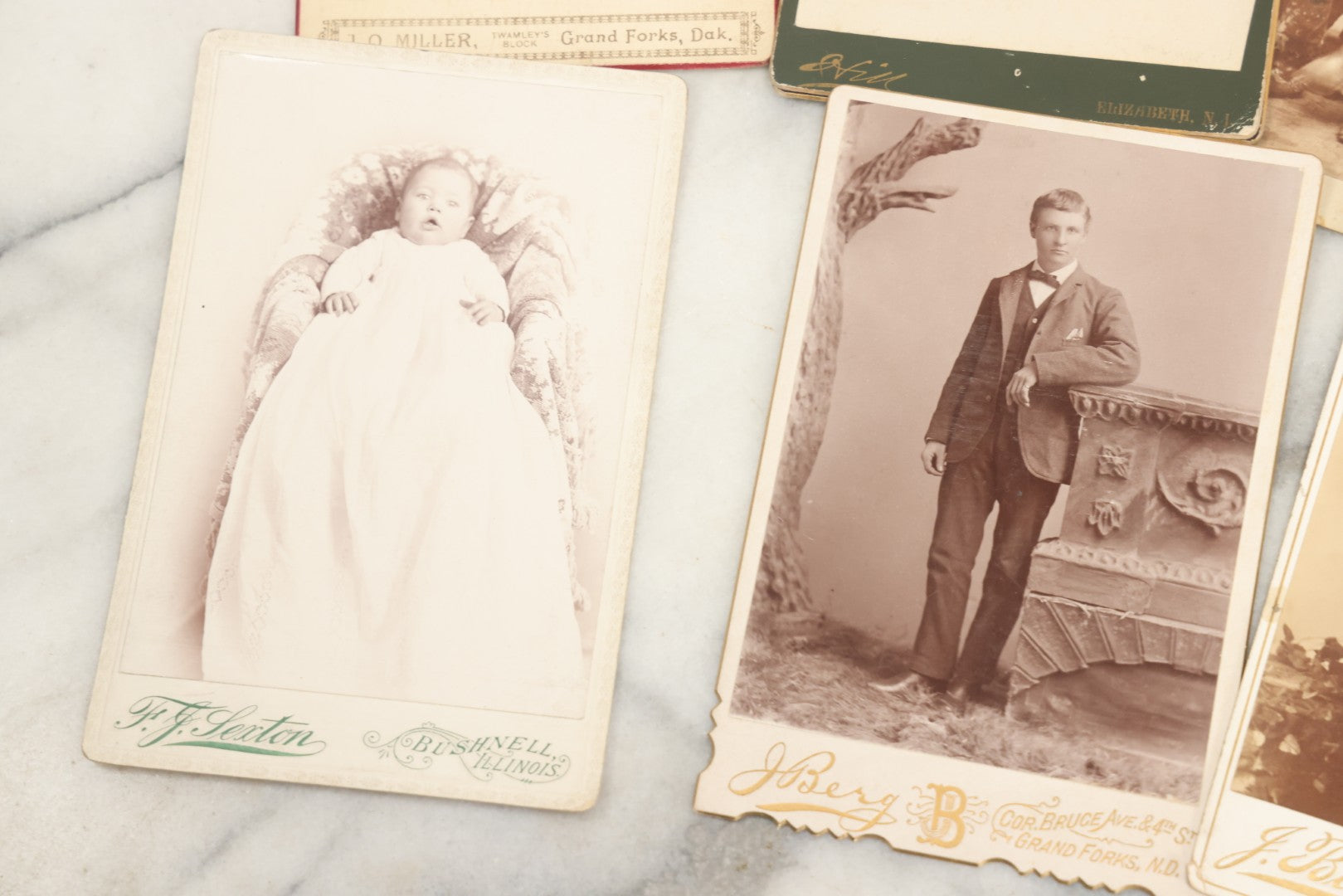 Lot 158 - Grouping Of 28 Antique Cabinet Card Photographs Of Men, Women, And Children