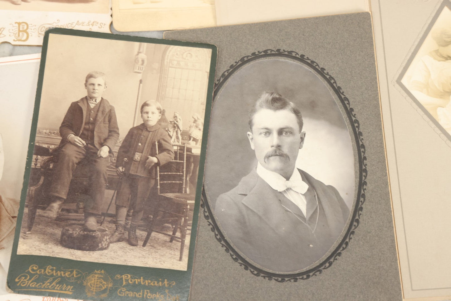 Lot 158 - Grouping Of 28 Antique Cabinet Card Photographs Of Men, Women, And Children