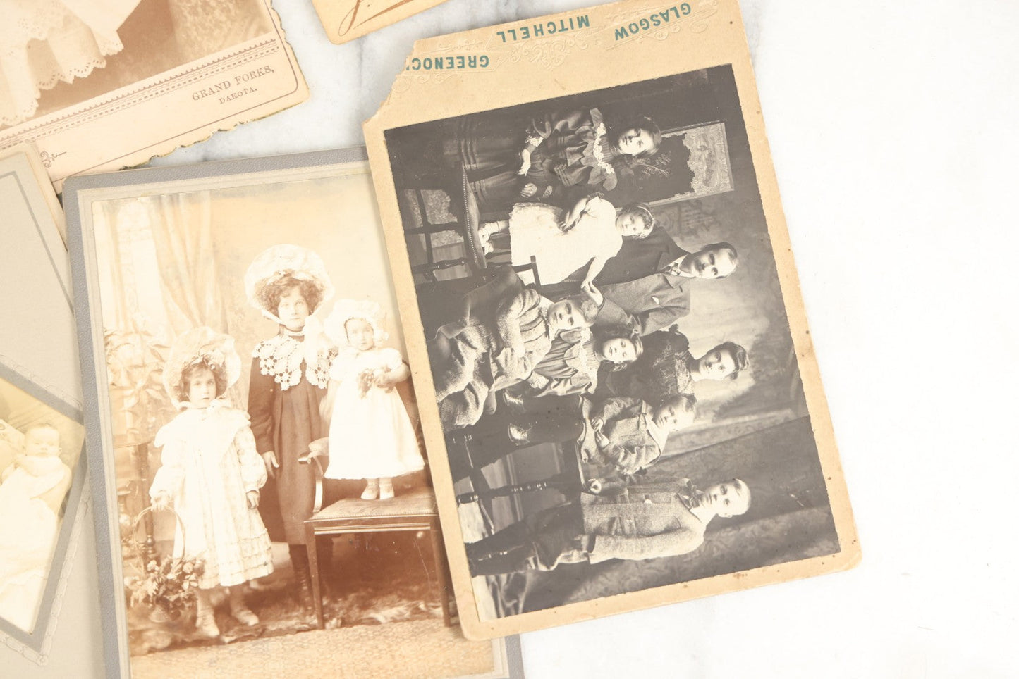 Lot 158 - Grouping Of 28 Antique Cabinet Card Photographs Of Men, Women, And Children