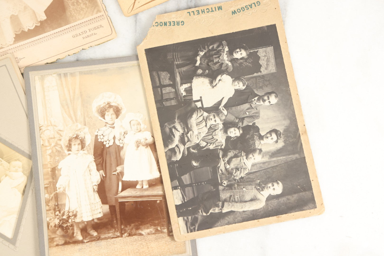 Lot 158 - Grouping Of 28 Antique Cabinet Card Photographs Of Men, Women, And Children