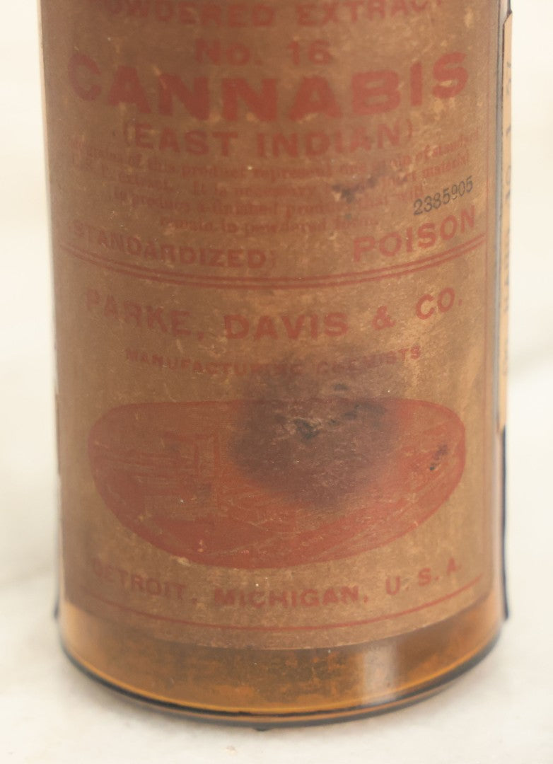 Lot 020 - Antique Cannabis East Indian Powdered Extract No. 16 Pharmacy Bottle, Parke, Davis, & Co. Manufacturing Chemists, Detroit, Michigan, Manufactured 1919