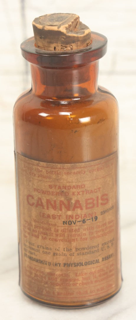 Lot 020 - Antique Cannabis East Indian Powdered Extract No. 16 Pharmacy Bottle, Parke, Davis, & Co. Manufacturing Chemists, Detroit, Michigan, Manufactured 1919