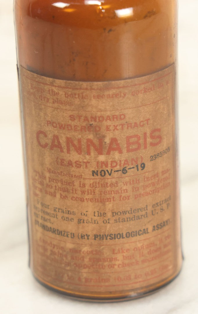 Lot 020 - Antique Cannabis East Indian Powdered Extract No. 16 Pharmacy Bottle, Parke, Davis, & Co. Manufacturing Chemists, Detroit, Michigan, Manufactured 1919