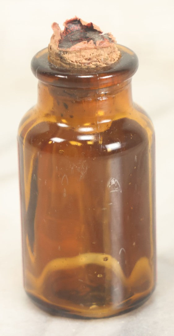 Lot 021 - Antique Cocaine Hydrochloride Large Crystal Chemically Pure One Ounce Pharmacy Bottle, By Mallinckrodt Chemical Works, St. Louis & New York