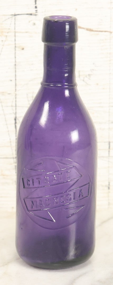 Lot 032 - Antique Purple Glass Citrate Magnesia Apothecary Pharmacy Bottle