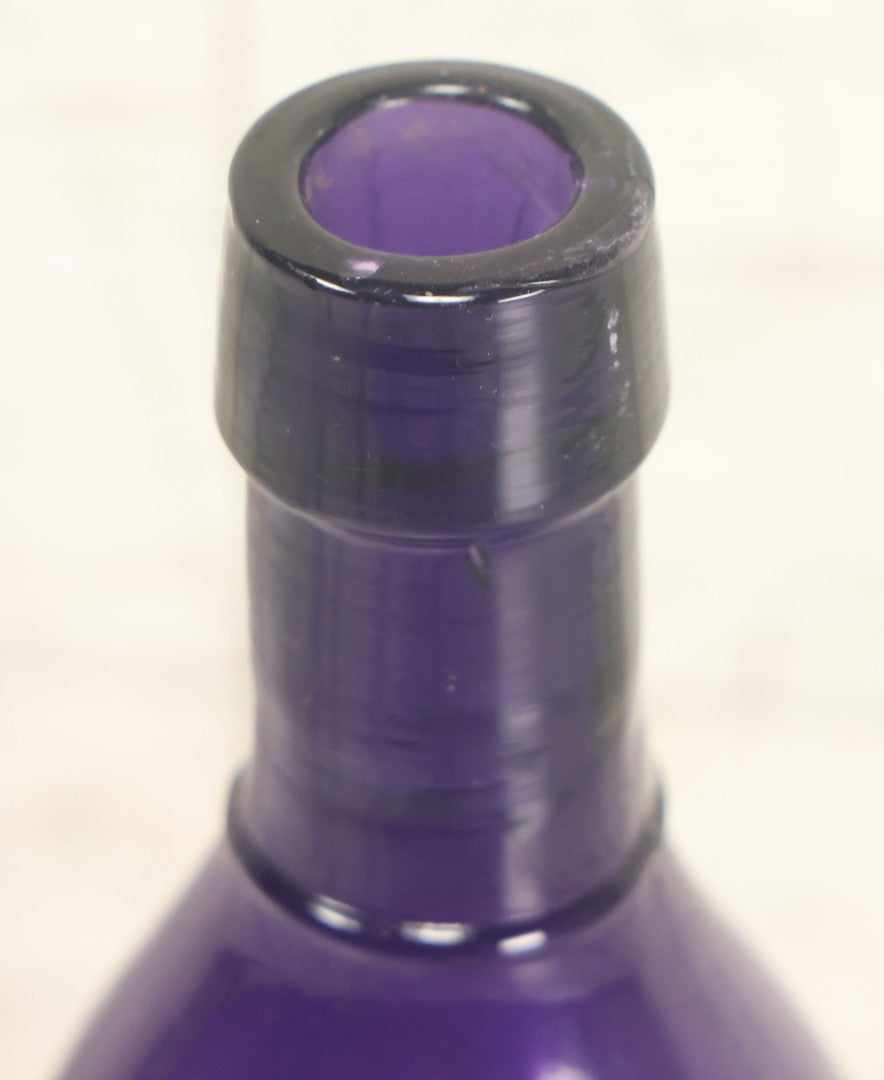 Lot 032 - Antique Purple Glass Citrate Magnesia Apothecary Pharmacy Bottle