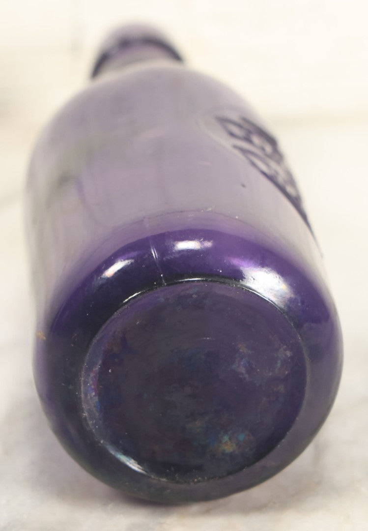 Lot 032 - Antique Purple Glass Citrate Magnesia Apothecary Pharmacy Bottle