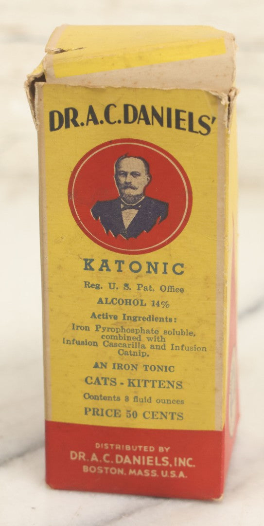 Lot 036 - Antique Dr. A.C. Daniels 14% Alcohol Iron Tonic For Cats And Kittens Bottle In Original Box, Distributed By Dr. A.C. Daniels, Inc., Boston, Massachusetts