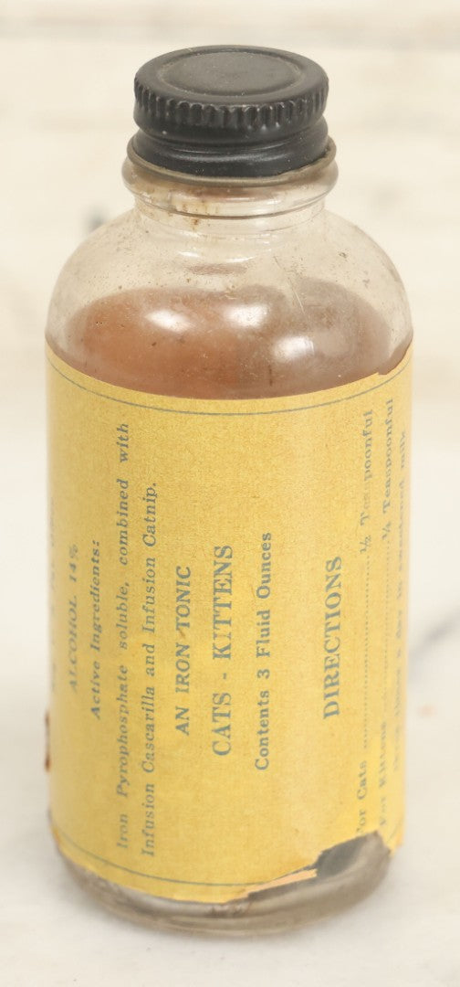 Lot 036 - Antique Dr. A.C. Daniels 14% Alcohol Iron Tonic For Cats And Kittens Bottle In Original Box, Distributed By Dr. A.C. Daniels, Inc., Boston, Massachusetts