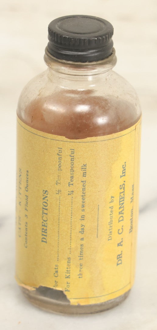Lot 036 - Antique Dr. A.C. Daniels 14% Alcohol Iron Tonic For Cats And Kittens Bottle In Original Box, Distributed By Dr. A.C. Daniels, Inc., Boston, Massachusetts