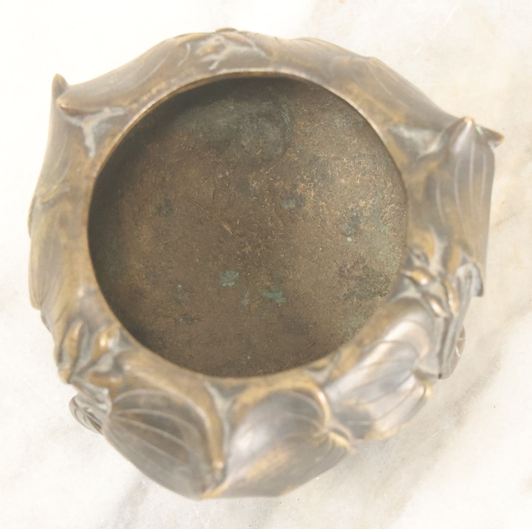 Lot 096 - Antique Asian Bronze Vessel Smudge Pot Incense Bowl With Leaf Motif 
