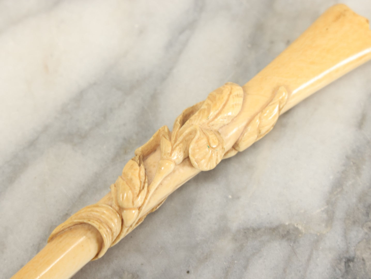 Lot 104 - Antique Carved Bone Floral Design Parasol Umbrella Cane Handle