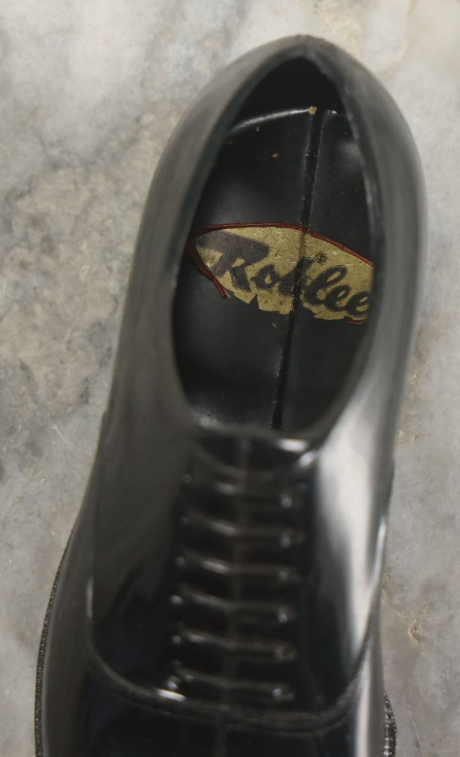 Lot 107 - Vintage Plastic Advertising Shoe In Box For Roblee Shoes, Salesman's Sample Novelty
