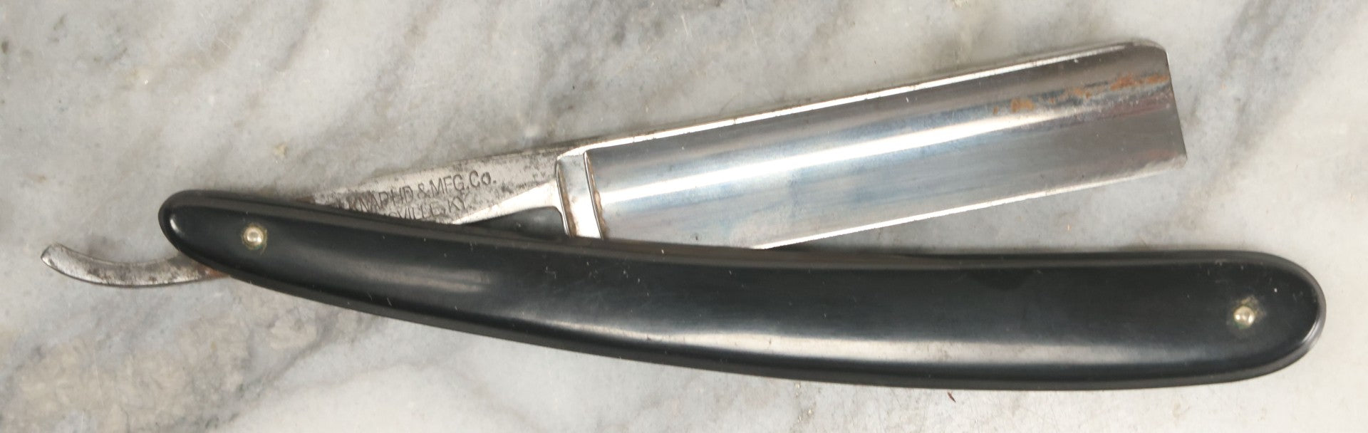 Lot 109 - Grouping Of Three Vintage Straight Shaving Razors Including Keenkutter With Wood Grain Handle, Blue Grass With Black Handle, And Western States Cutlery Co. With Green Handle