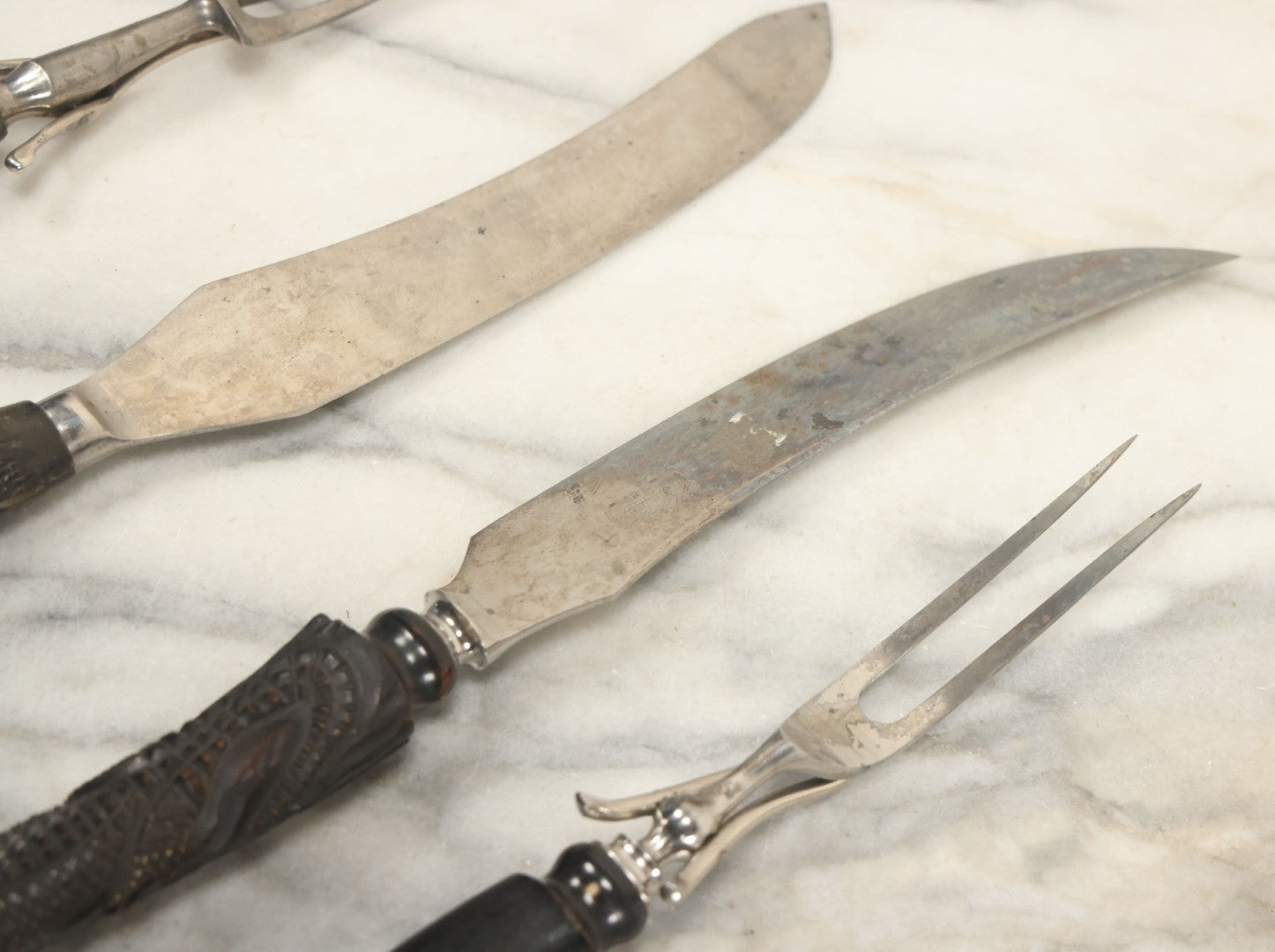 Lot 110 - Grouping Of Five Mixed Carving Utensils Including Carved Alligator Handles