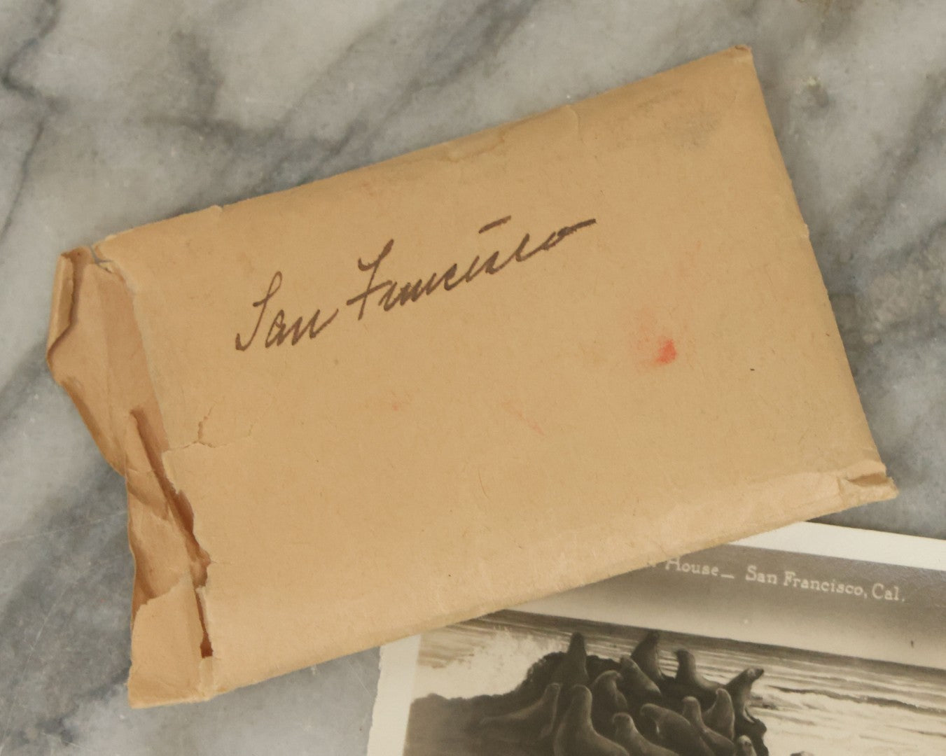 Lot 046 - Souvenir Folder Of 25 Miniature Photograph Prints Of San Francisco, California