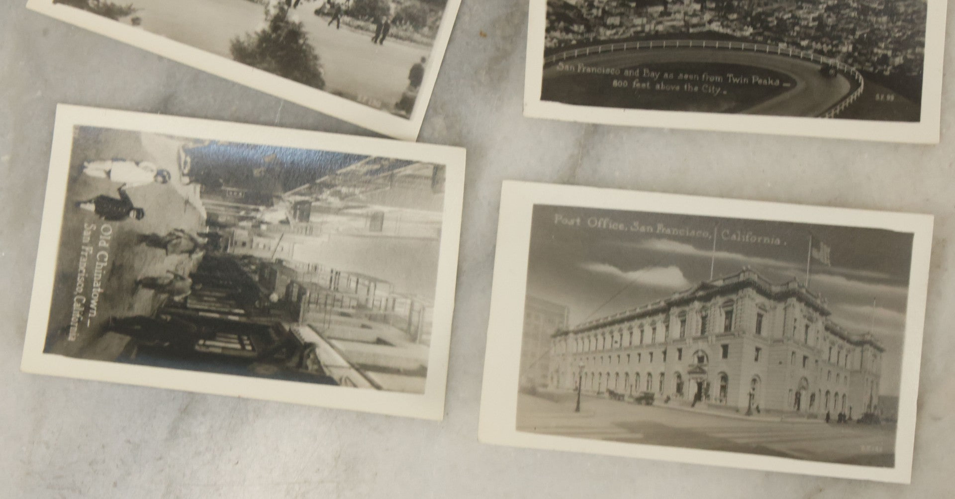 Lot 046 - Souvenir Folder Of 25 Miniature Photograph Prints Of San Francisco, California