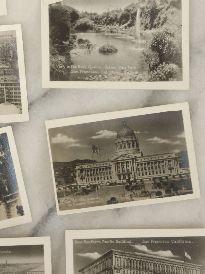 Lot 046 - Souvenir Folder Of 25 Miniature Photograph Prints Of San Francisco, California