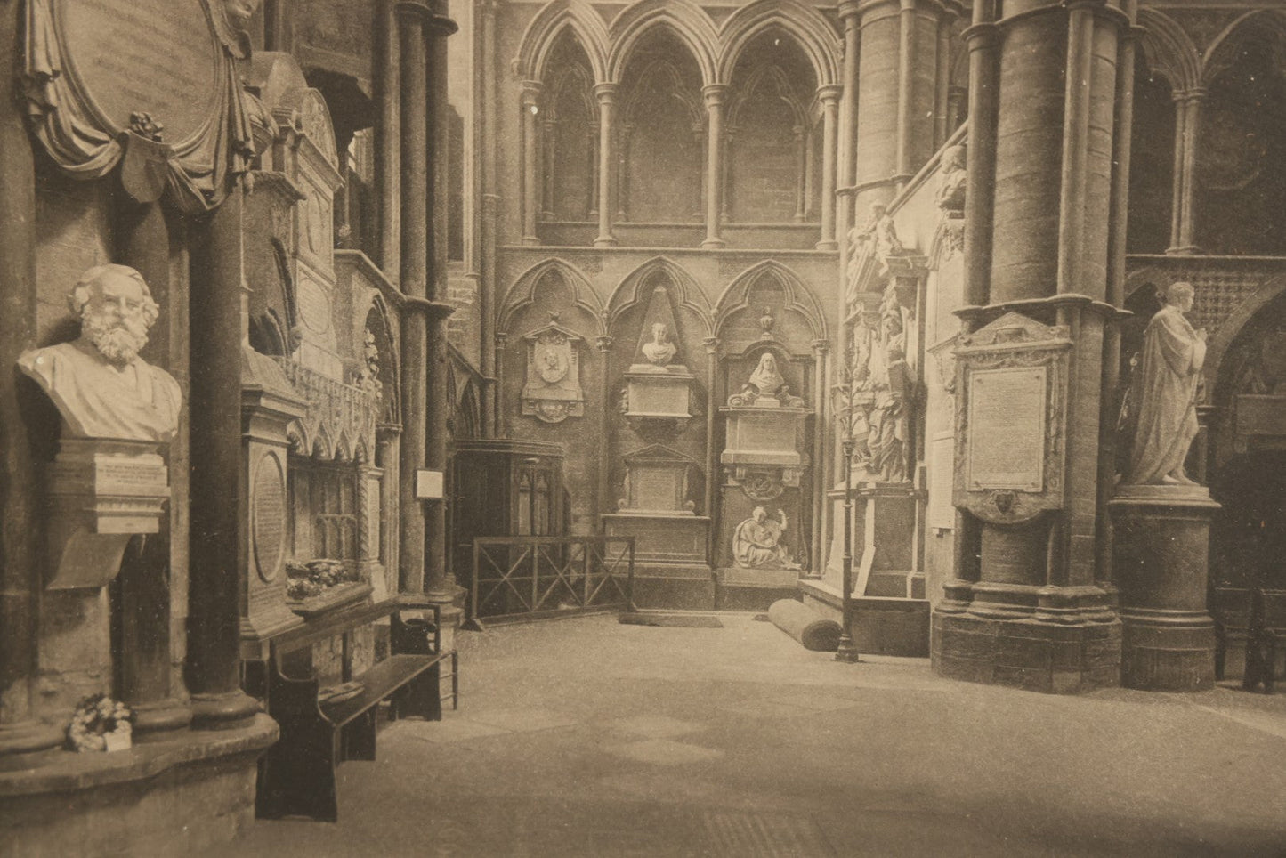 Lot 091 - Antique Framed Photographic Print, The Poet's Corner, Westminster Abbey, London, England, Copyright 1900 By A.W. Elson & Co., Boston, Overall Dimensions 12-1/2" x 9-1/2"