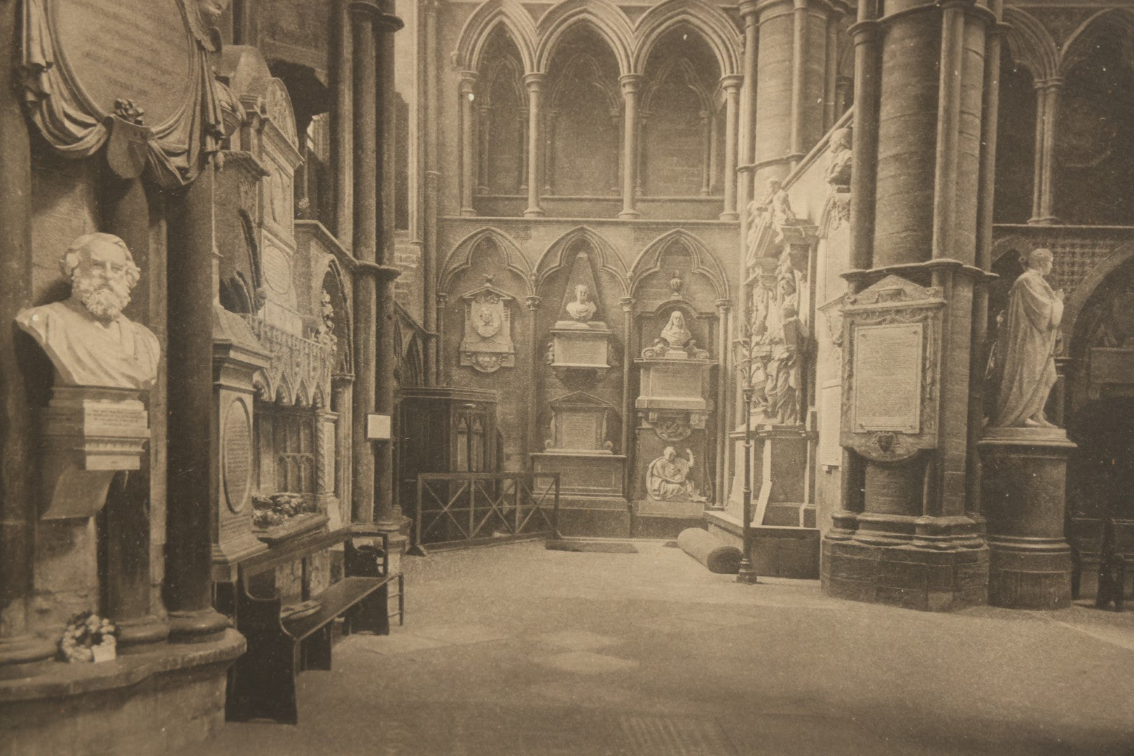 Lot 091 - Antique Framed Photographic Print, The Poet's Corner, Westminster Abbey, London, England, Copyright 1900 By A.W. Elson & Co., Boston, Overall Dimensions 12-1/2" x 9-1/2"