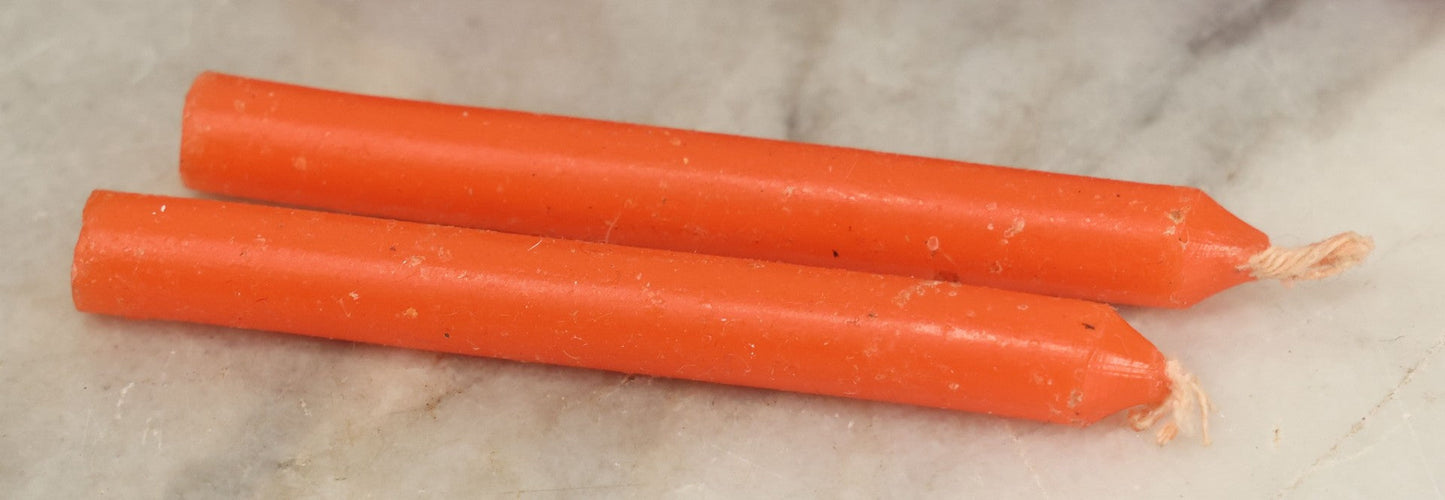 Lot 114 - Grouping Of 10+ Vintage Holiday Candles Including Santa Claus, Carolers, Modern Pumpkin Candle, Others