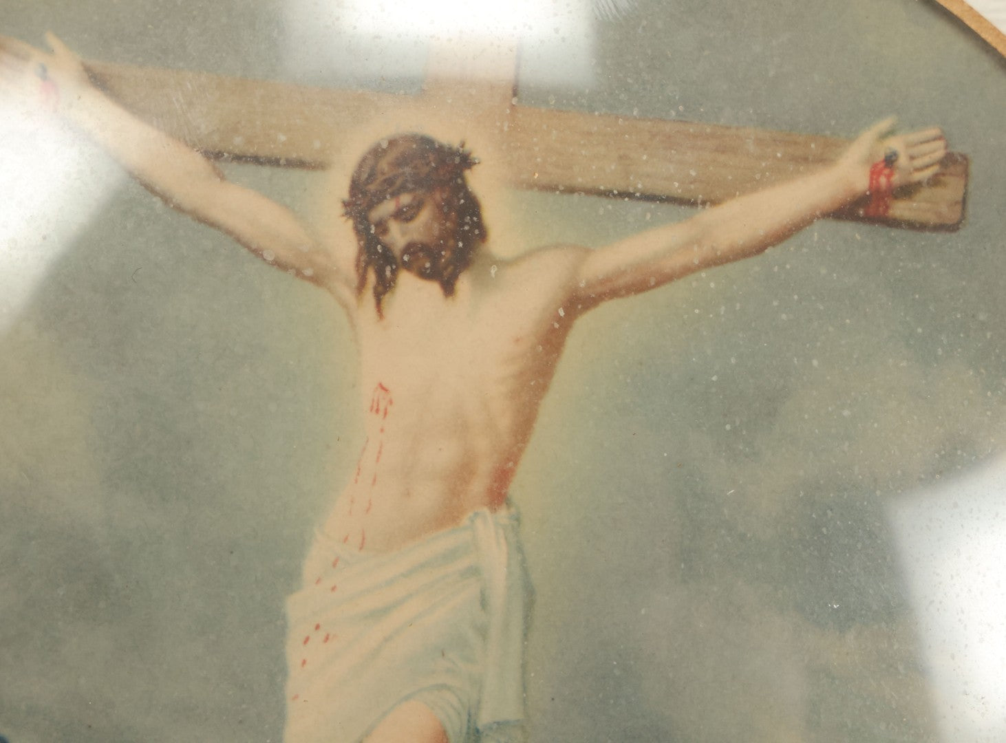 Lot 085 - Vintage Crucifixion Print, Jesus On The Cross, With Skull And Crossbones, Skull Of Adam, At Jesus' Feet, In Circular Bubble Glass Frame, Hand Made By Peter Watson's Studio, 9" Diameter