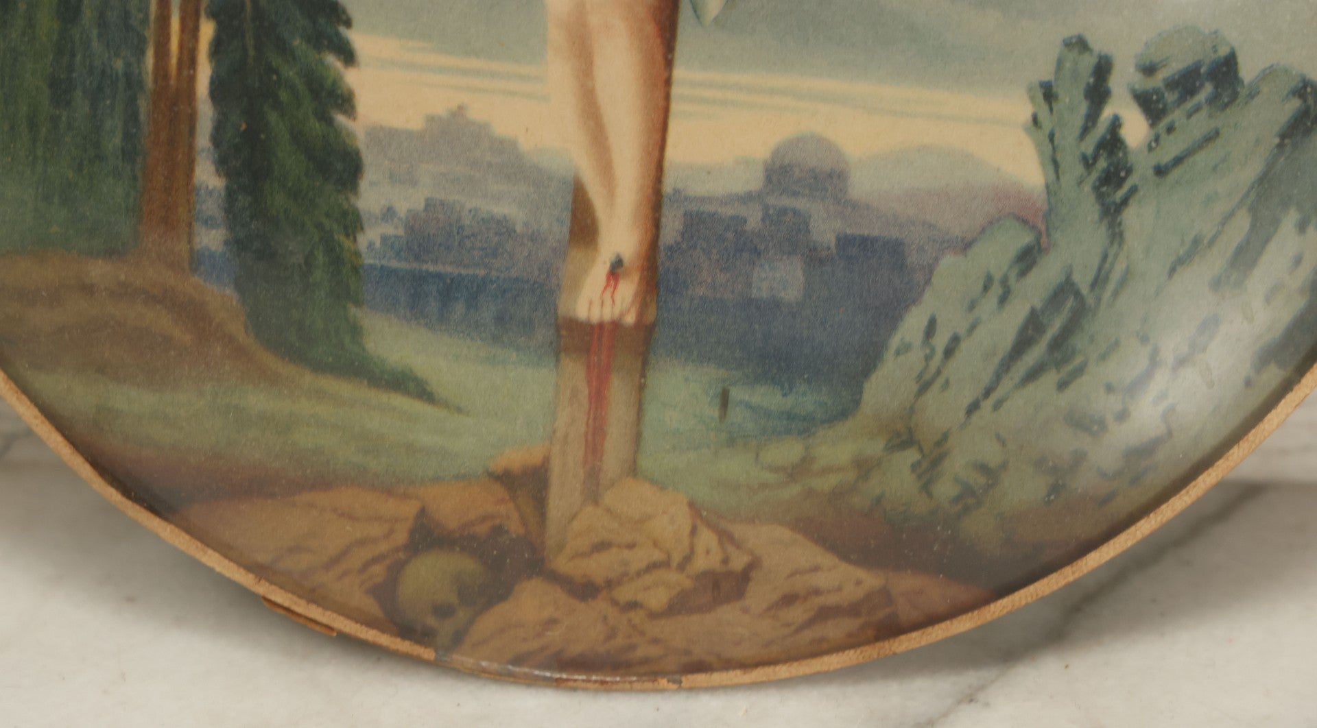 Lot 085 - Vintage Crucifixion Print, Jesus On The Cross, With Skull And Crossbones, Skull Of Adam, At Jesus' Feet, In Circular Bubble Glass Frame, Hand Made By Peter Watson's Studio, 9" Diameter