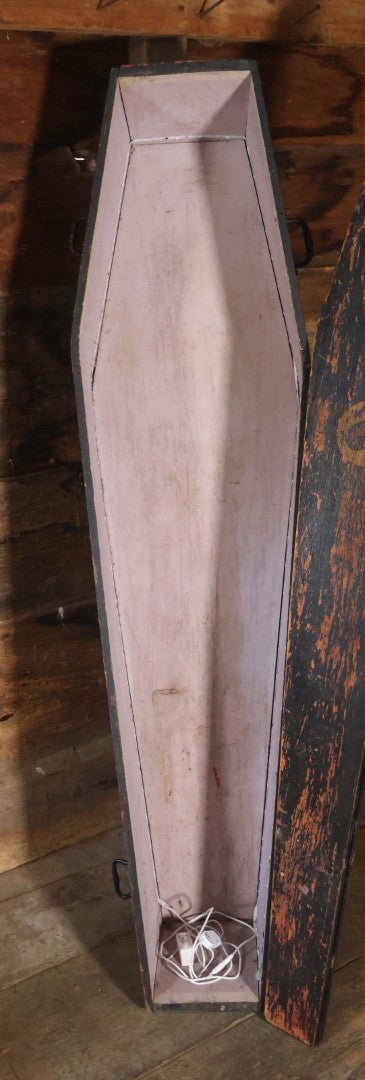 Antique Odd Fellows I.O.O.F. Ceremonial Coffin, Black Painted Wood With Iron Handles, Painted Three Links Motif