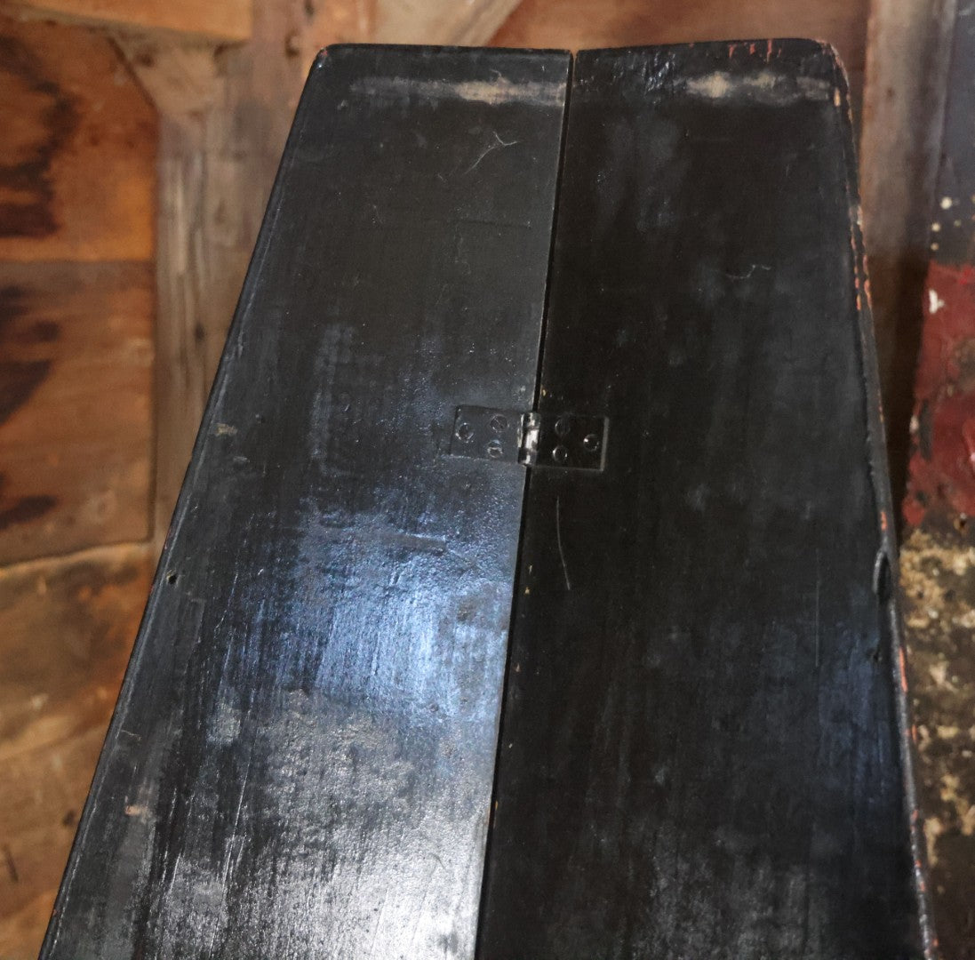 Antique Odd Fellows I.O.O.F. Ceremonial Coffin, Black Painted Wood With Iron Handles, Painted Three Links Motif