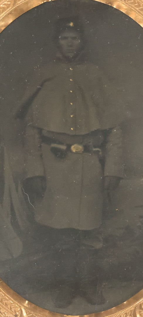 Lot 113 - Antique 1/4 Plate Tintype Photograph Of Civil War Era Soldier In Figural Thermoplastic Union Case With Cherub Battling Deer, Bird Adornments, Manufactured By Littlefield, Parsons, And Co., Note Photo Is Underexposed