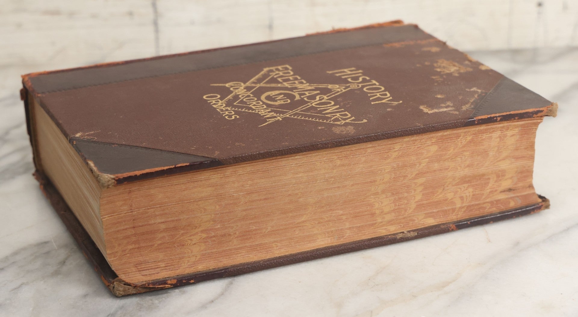 Lot 137 - "History Of Freemasonry And Concordant Orders" Antique Illustrated Fraternal History Book Written By A Board Of Editors, Henry Leonard Stillson, Editor In Chief, The Fraternity Publishing Company, 1906