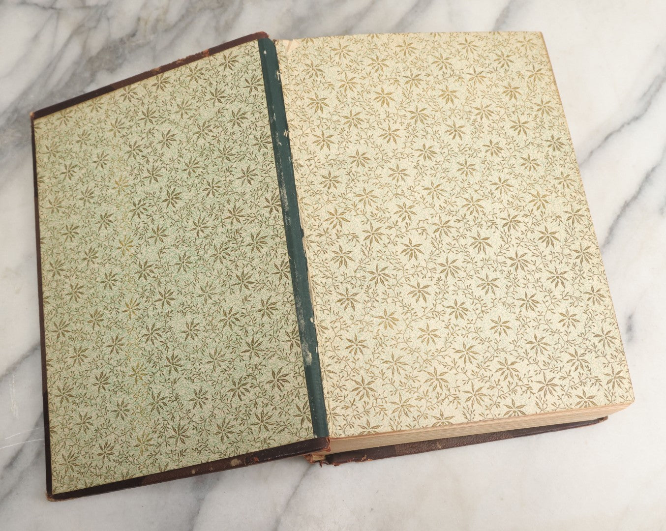 Lot 137 - "History Of Freemasonry And Concordant Orders" Antique Illustrated Fraternal History Book Written By A Board Of Editors, Henry Leonard Stillson, Editor In Chief, The Fraternity Publishing Company, 1906
