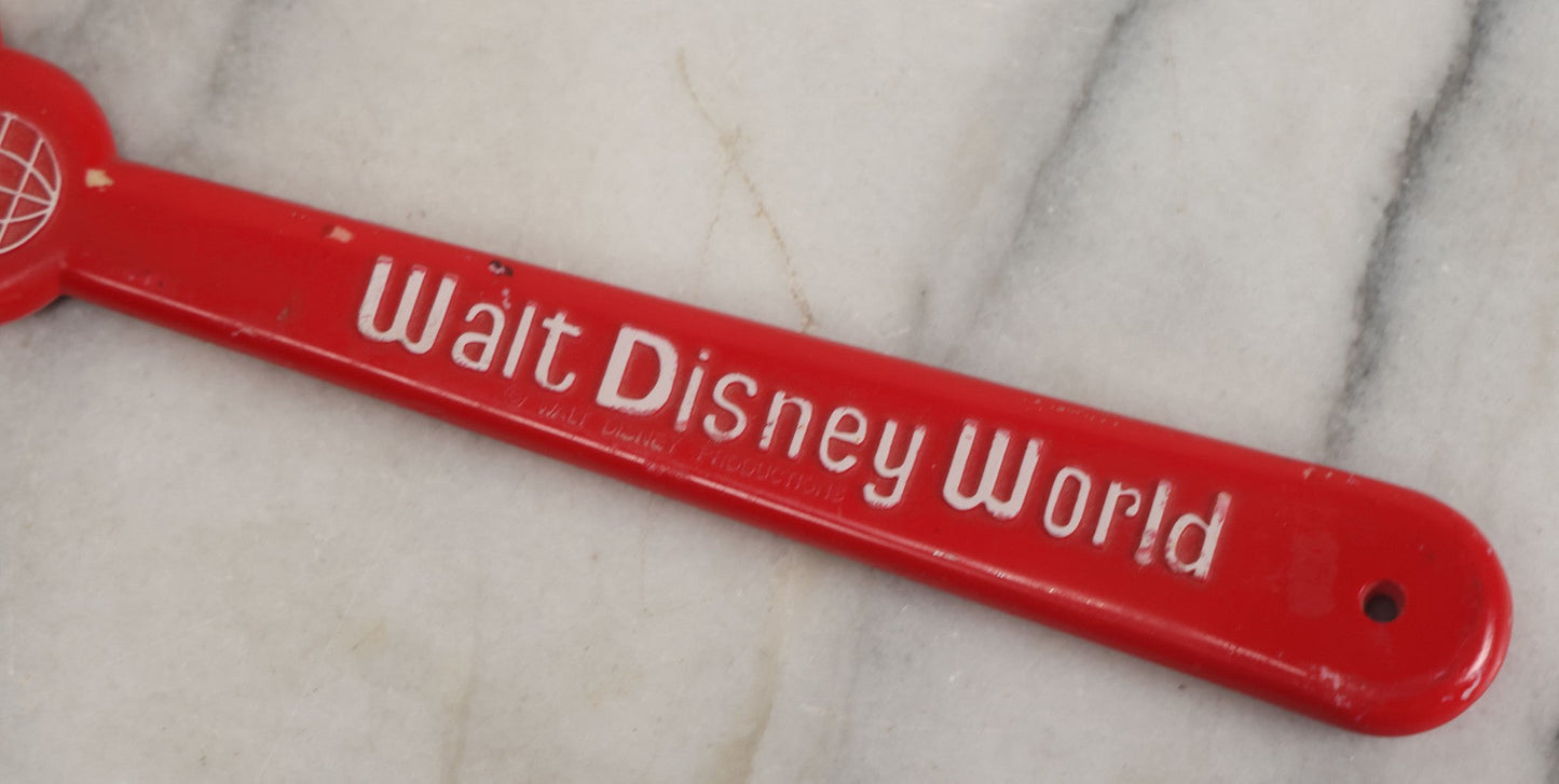 Lot 164 - Vintage Plastic Walt Disney World Mickey Mouse Back Scratcher, Copyright Walt Disney Productions, Made In Hong Kong