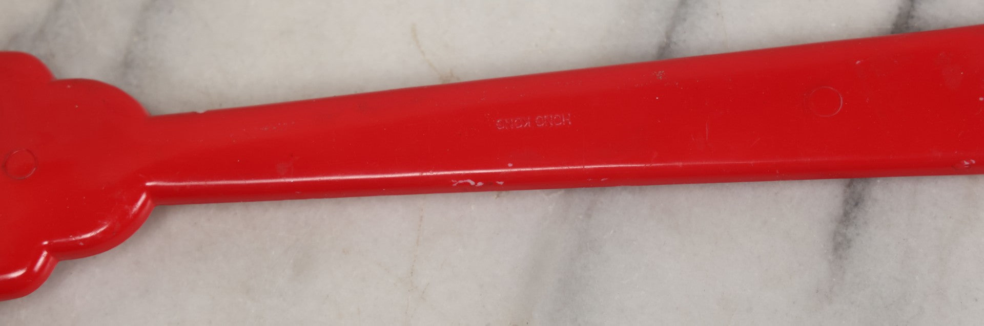 Lot 164 - Vintage Plastic Walt Disney World Mickey Mouse Back Scratcher, Copyright Walt Disney Productions, Made In Hong Kong
