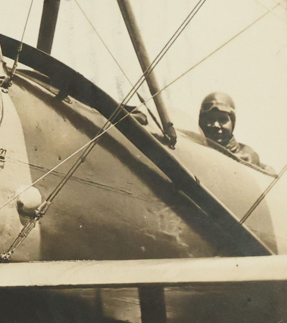 Lot 093 - Antique Real Photo Postcard R.P.P.C. Of Pilot In Small Airplane, Postmarked From San Antonio Texas 1917