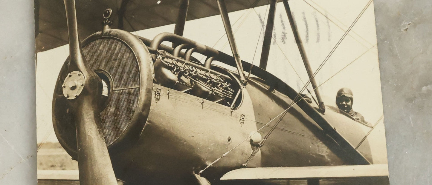 Lot 093 - Antique Real Photo Postcard R.P.P.C. Of Pilot In Small Airplane, Postmarked From San Antonio Texas 1917