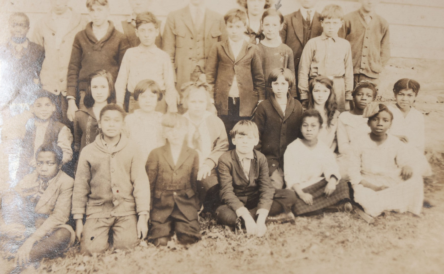 Lot 096 - Grouping Of Three Antique School Class Photos Including A Boarded Photograph Of Students And Their Teacher And Two Unmounted Photos Of The Integrated Upper Grades Of A Two Room Schoolhouse