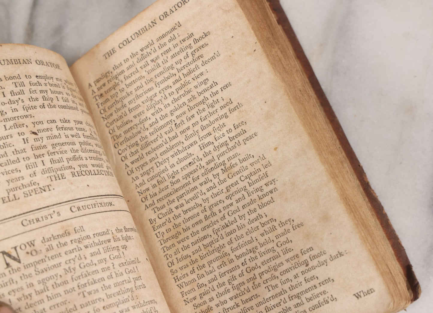 Lot 141 - "The Columbia Orator: Containing A Variety Of Original And Selected Pieces [...] To Improve Youth And Others In The [...] Art Of Elequence" Early Antique Book By Caleb Bingham, 15th Edition, Printed By Manning & Loring, Boston, April 1812