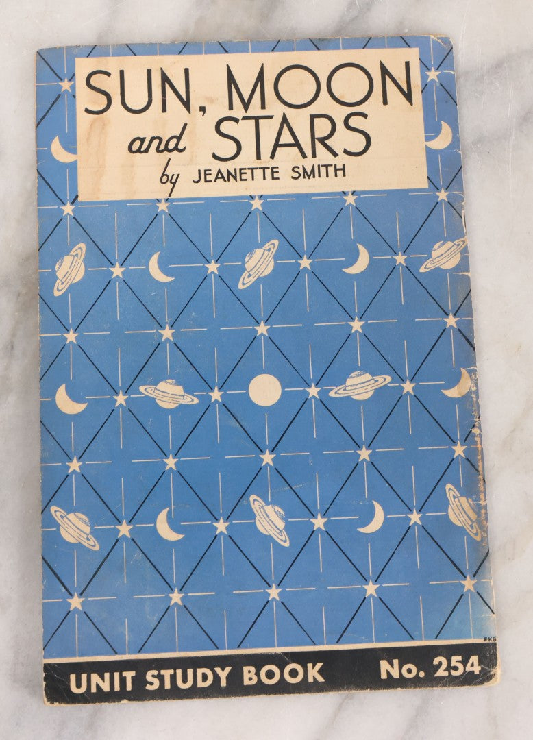 Lot 160 - "Sun Moon And Stars" Vintage Unit Study Booklet No. 254 By Jeanette Smith, Copyright 1935, By The Educational Printing House, Inc. With Illustrations Of Constellations, Moon And More