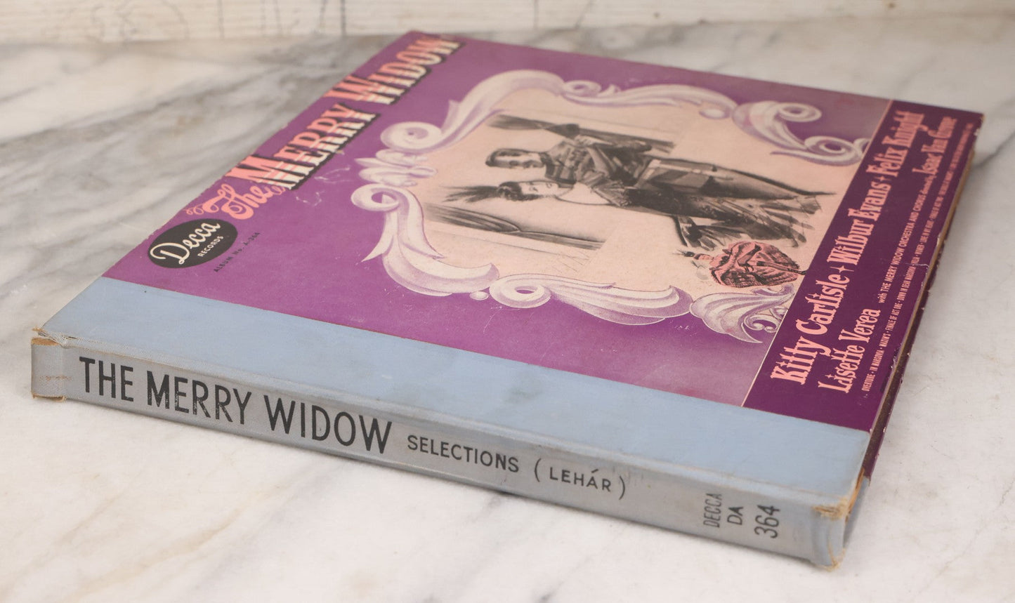 Lot 169 - "The Merry Widow" Theatrical Musical 78 R.P.M. 6 Record Set, Directed By Isaac Van Grove, Starring Kitty Carlisle, Wilbur Evans, Felix Knight, And Lisette Verea With The Merry Widow Orchestra And Chorus, 1944, Decca Records, Album No. 8-364