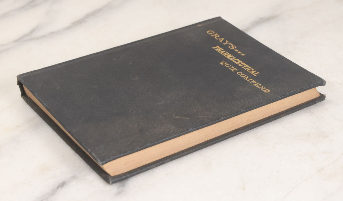 Lot 105 - "Gray's Pharmaceutical Quiz Compend: A Condensed Compendium Of Pharmaceutical Knowledge, A Quiz Book" Vintage Book By H.C. Gray, 17th Edition, Chicago Medical Book Co., Publisher, Chicago, 1937