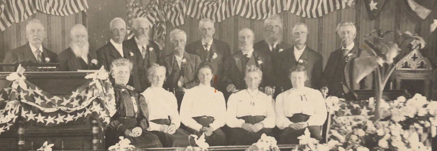 Lot 136 - Antique Boarded Photograph Of Elderly Men And Women At Patriotic Celebration, Likely A Civil War Reunion, Photographed By R. Sargent, Note On Verso States "Think This Is Me"