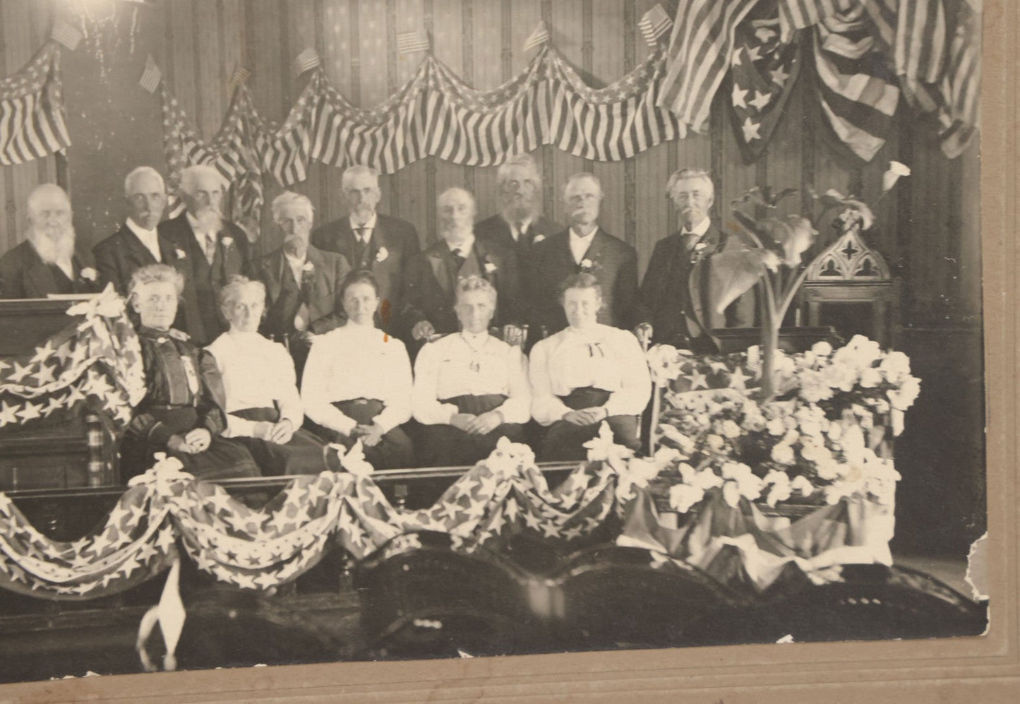 Lot 136 - Antique Boarded Photograph Of Elderly Men And Women At Patriotic Celebration, Likely A Civil War Reunion, Photographed By R. Sargent, Note On Verso States "Think This Is Me"