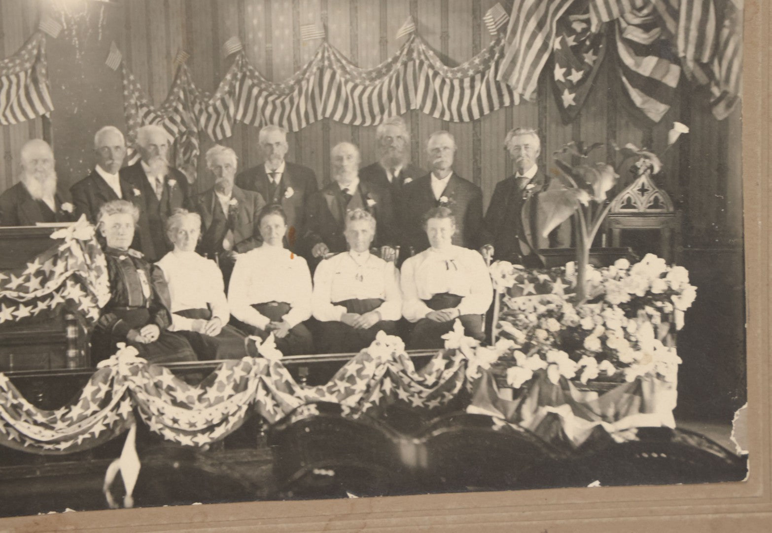 Lot 136 - Antique Boarded Photograph Of Elderly Men And Women At Patriotic Celebration, Likely A Civil War Reunion, Photographed By R. Sargent, Note On Verso States "Think This Is Me"