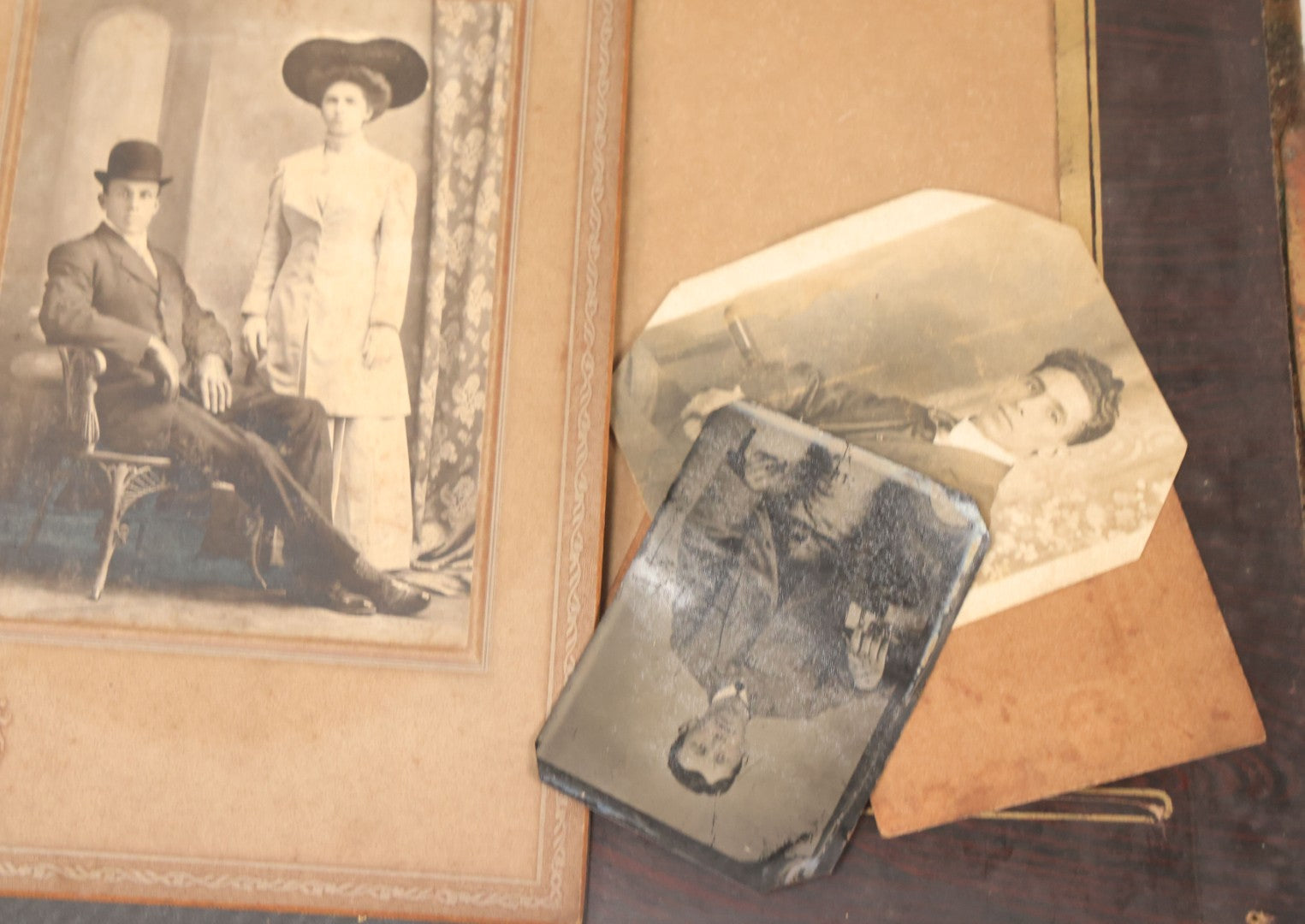 Lot 172 - Antique Victorian Portrait Photo Album With Good Luck Horseshoe Beveled Glass Mirror Cover, 30+ Cabinet Card Photographs, Assorted Loose Photos, Note Has Heavy Musty Smell